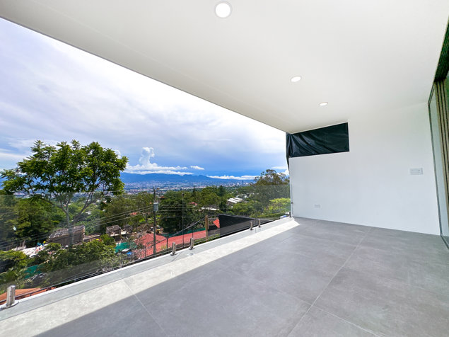 Venta de Moderna Casa con las mejores vistas de Escazú in Escazú, San José — $480,000 - Photo 3 of 37