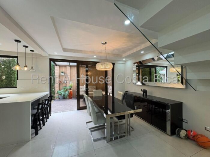 Se alquila casa en Santa Ana San José 26-1463 en Pozos, Santa Ana, San José — $3,500