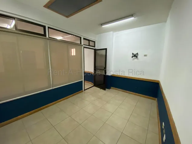 Sale mixed-use building with active rentals in Barrio Morazán #26-2121 GS in Carmen, San José — $470,000 - Photo 2 of 17