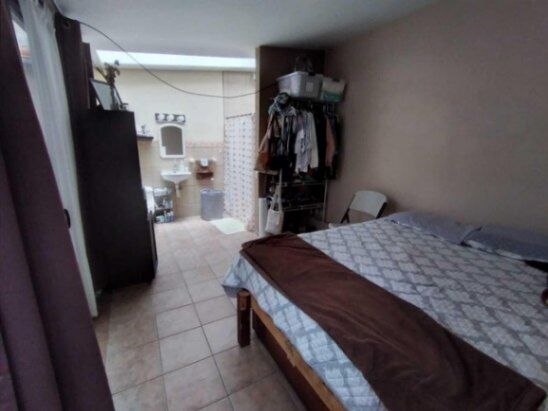 Se vende propiedad con 1 casa y 2 apartamentos en Zapote San José 24-1248 en Zapote, San José — ₡ 208 000 000 - Foto 3 de 21