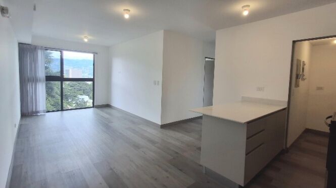Alquiler de moderno apartamento  in Carmen, San José — $1,400