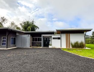 Casa Moderna en Venta Turrialba Terreno 5.000 m² Vistas Volcán