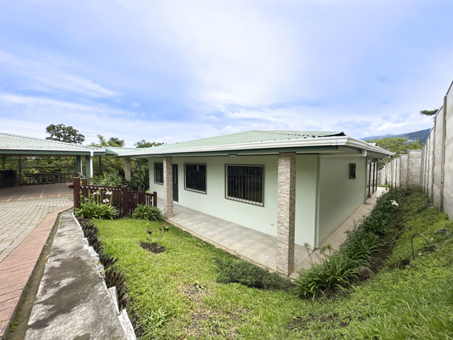 Venta de casa en Santo Domingo de Heredia in Pará, Santo Domingo, Heredia — ₡ 175 000 000