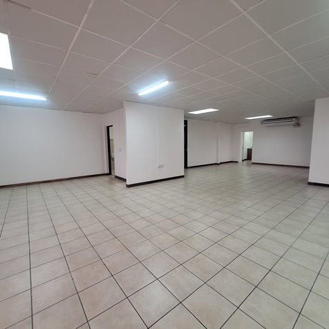 Alquiler de oficinas, consultorios, centro estudio Pitahaya San José en Catedral, San José — $1,520 - Foto 3 de 13