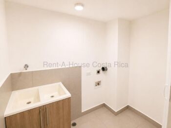 Venta de Apartamento ESQUINERO en San Pablo de Heredia. RAH 27-172 en San Pablo, Heredia — $180,000 - Foto 4 de 18