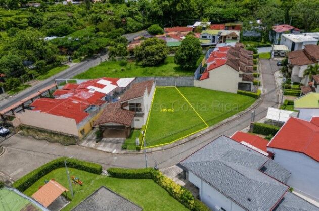 Venta | Lote residencial de 285 m² en condominio en Río Oro de Santa Ana #27-92 GS in Uruca, Santa Ana, San José — $125,000