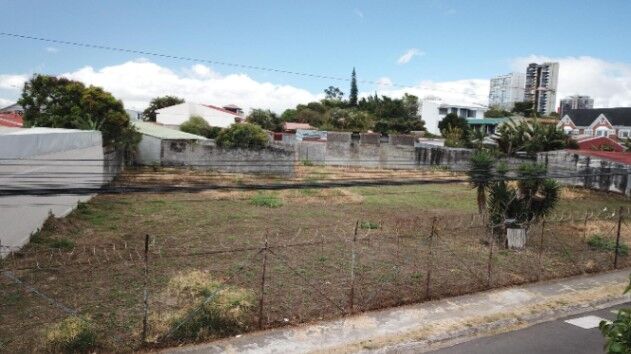 Venta de lote de 2.134 m2 uso mixto en Curridabat en Curridabat, San José — $1,790,000