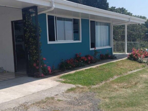 Se vende casa con lote de 1000m2 en Grecia de Alajuela 25-1166 in Grecia, Alajuela — $225,000