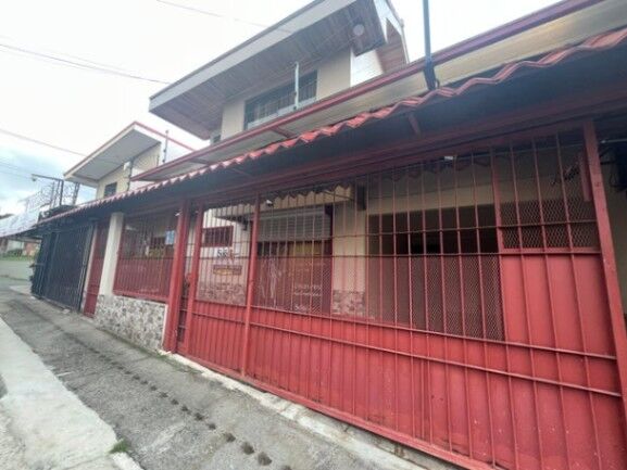 Se vende propiedad con uso mixto en Heredia Centro 26-59 en San Francisco, Heredia — $392,000