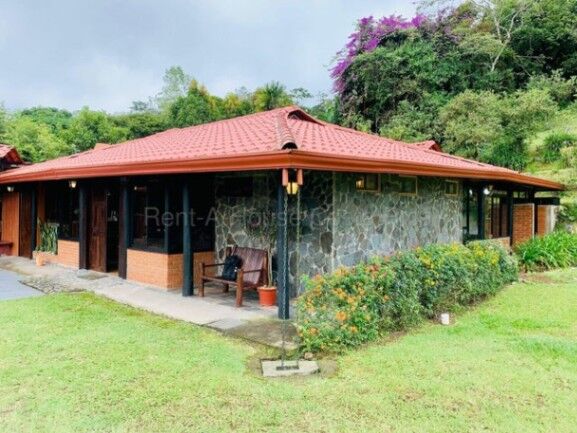 Quinta en Venta-Gran Oportunidad en Santa Cruz,Turrialba  en Santa Cruz, Turrialba, Cartago — $500,000