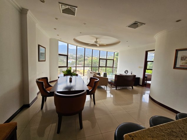Condominio Amueblado en Venta en Riverside Escazú | 2 Habitaciones en San Rafael, Escazú, San José — $295,000 - Foto 2 de 26