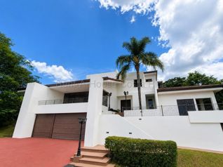 Venta de casa de lujo en exclusivo condominio de Ciudad Colón #27-325 GS