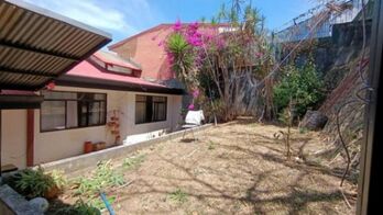 Se vende moderna casa con patio en Lomas de Ayarco Sur 25-1556 en Curridabat, San José — $265,000 - Foto 5 de 11