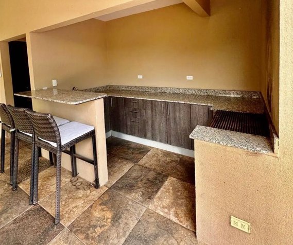 Lindo Apartamento para Alquiler y Venta en condominio. en Guácima, Alajuela — $1,200 - Foto 3 de 14