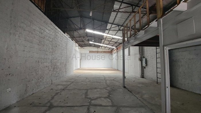 Alquiler de Bodega en Hospital, San José. RAH 26-1760 en Cangrejal, Acosta, San José — ₡ 850 000
