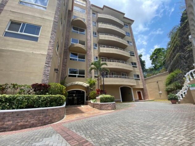 Alquiler de Elegante Apartamento en Escazú / Mls. 26-633 OFC JB in San Rafael, Escazú, San José — $2,400