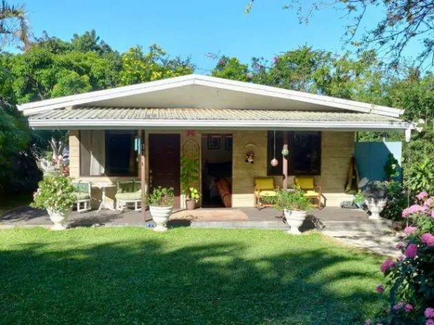 Venta de Hermosa y Amplia Casa en Escazú / Mls. 25-2039 OFC JB en Escazú, San José — $650,000 - Foto 3 de 20