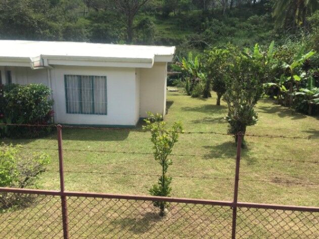 BELLA PROPIEDAD Y CASA EN BARRIO JESÚS DE ATENAS.  en Jesús, Atenas, Alajuela — ₡ 90 000 000