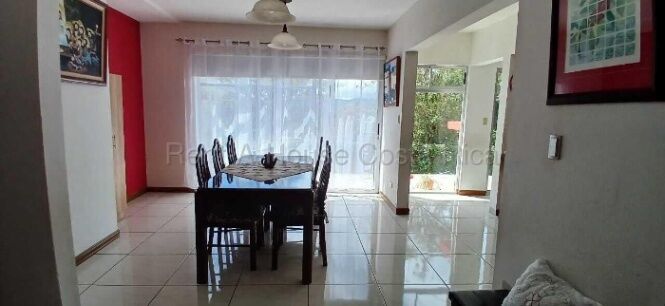 Casa de 3 niveles con amplio espacio y entorno familiar en Cartago #26-1812 GS en Concepción, La Unión, Cartago — $495,000