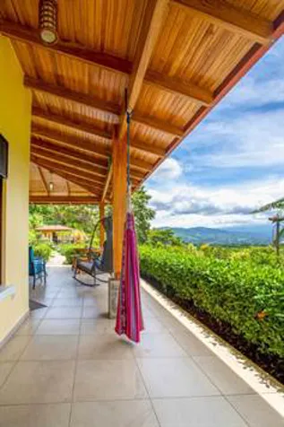 Encantadora propiedad de alquiler de unidades múltiples en Atenas, Alajuela — $1,750,000 - Foto 3 de 20