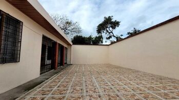 Alquiler y venta de casa ubicada en curridabat granadilla 26-1108 en Granadilla, Curridabat, San José — $2,300 - Foto 4 de 17
