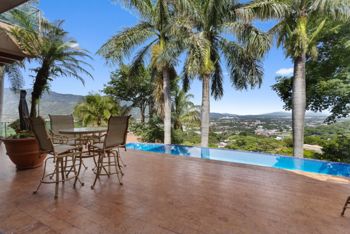 Venta de lujosa casa en Santa Ana en Pozos, Santa Ana, San José — $1,800,000 - Foto 4 de 46
