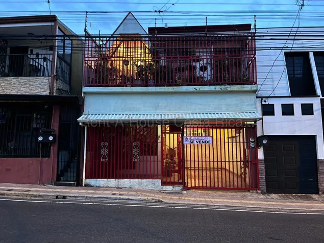 Property with 2 houses and 7 bedrooms for sale - San Pablo de Heredia in San Pablo, Barva, Heredia — ₡ 150 000 000 - Photo 3 of 10