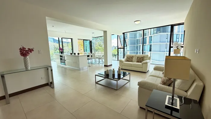 Alquiler de apartamentos elegantes en condominio, Escazú. (FE) in San Rafael, Escazú, San José — $2,400 - Photo 2 of 20