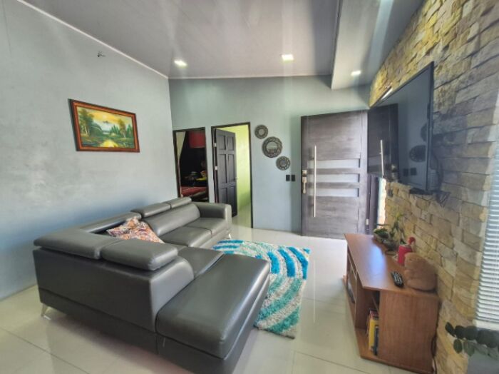 Casa de 3 cuartos cerca a Walmart, Perez Zeledon. in San Isidro De El General, Pérez Zeledón, San José — $130,000