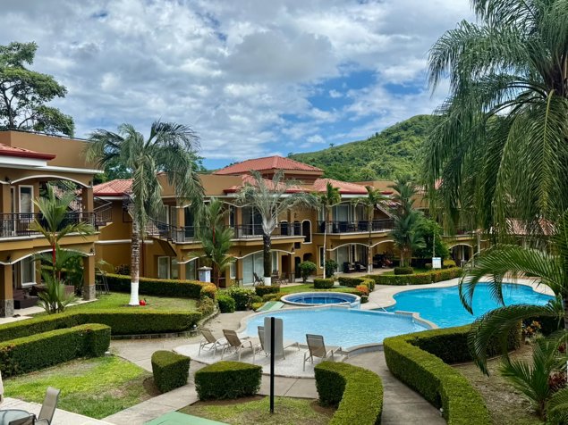 Vende/Alquila condominio en Pacific Sun, Jacó, Garabito (MV) en Tárcoles, Garabito, Puntarenas — $350,000