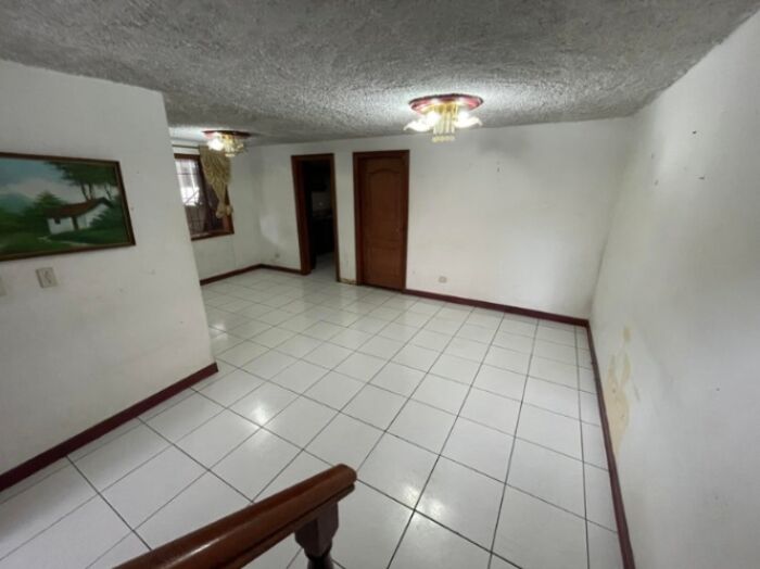 Venta de Casa + 4 APTOS en Catedral, San José. RAH 26-1912 in Catedral, San José — ₡ 150 000 000