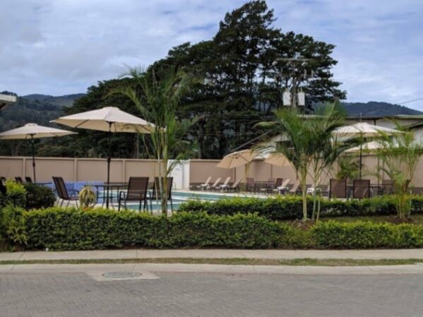 Casa en segunda planta con azote Súper Grande en El Tejar, El Guarco, Cartago — ₡ 515 000