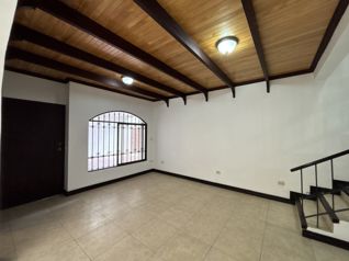 VENTA DE 2 CASAS EN CONDOMINIO EN TREJOS MONTEALEGRE, ESCAZÚ en San Rafael, Escazú, San José — $400,000 - Foto 5 de 21