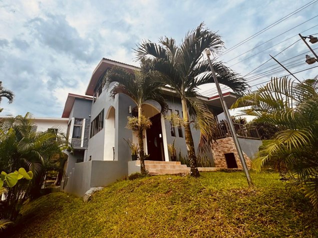 Villa Alexis Fortuna San Carlos in La Fortuna, San Carlos, Alajuela — ₡ 215 000 000 - Photo 3 of 40