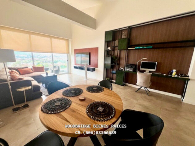 CR Escazu penthouse en alquiler amueblado /2 dormitorios in Escazú, San José — $2,500