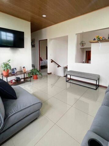 "Exclusiva Residencia en Entorno Natural Único: Ubicación Privilegiada y Conexión con la Naturaleza" en Piedades Sur, San Ramón, Alajuela — $225,000