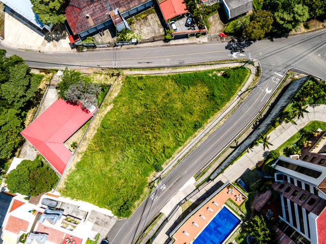 Precio Reducido, Lote de 1555 m2 en La Paco, Escazú. Costa Rica in San Rafael, Escazú, San José — $396,000