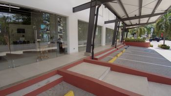 Excelente local comercial en venta en Jacó
