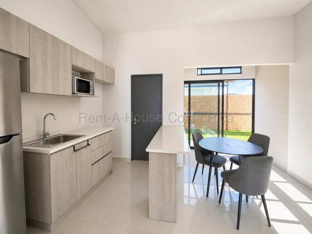 Alquiler de Casa en Pozos de Santa Ana. RAH 27-414 in Pozos, Santa Ana, San José — $1,500