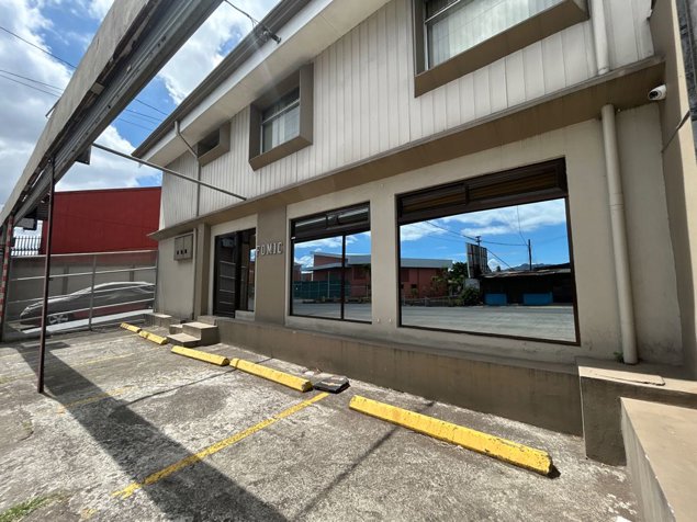 VENTA DE EDIFICIO DE OFICINAS CON ALTA EXPOSICIÓN, GUADALUPE, SAN JOSÉ in Guadalupe, Goicoechea, San José — $450,000 - Photo 2 of 19