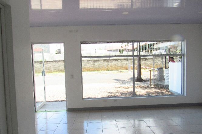 ¢470000 Oficinas / Locales comerciales 80m2 Pozos en calle sin salida. in Pozos, Santa Ana, San José — ₡ 470 000
