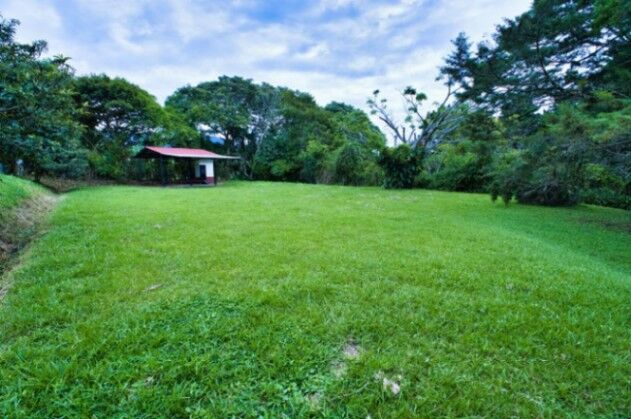 Se vende lote con mas de 10,500m2 en San Isidro Heredia 25-1376 en San Isidro, Heredia — $1,000,000