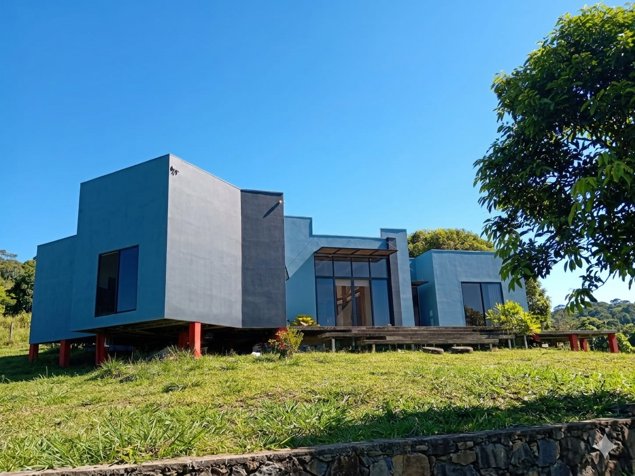 Venta de casa para vivir o para inversión en San Pedro, Pérez Zeledón en San Pedro, Pérez Zeledón, San José — ₡ 399 000 000 - Foto 2 de 28
