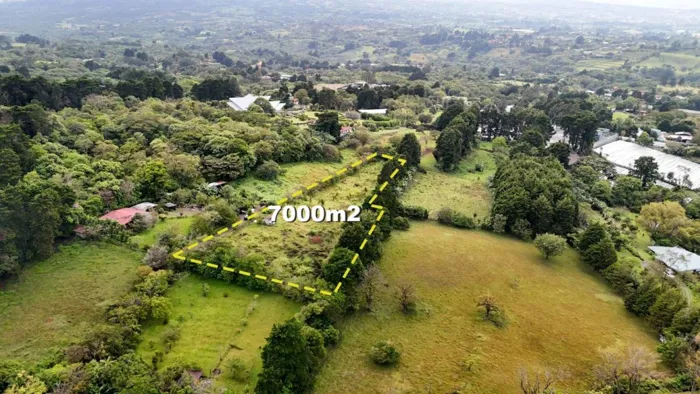 Lote con Potencial de Desarrollo en San Isidro de Heredia in San Isidro, Heredia — ₡ 162 000 000
