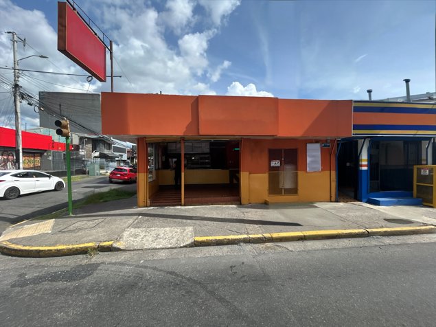 VENTA PROPIEDAD CON 2 LOCALES EN SAN PEDRO DE MONTES DE OCA en San Pedro, Montes De Oca, San José — $400,000 - Foto 2 de 6