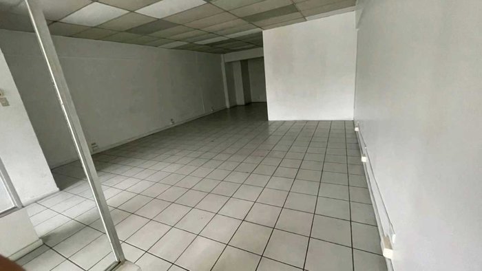 ALQUILO LOCAL COMERCIAL PARA OFICINA, BODEGA in Escazú, San José — $1,100