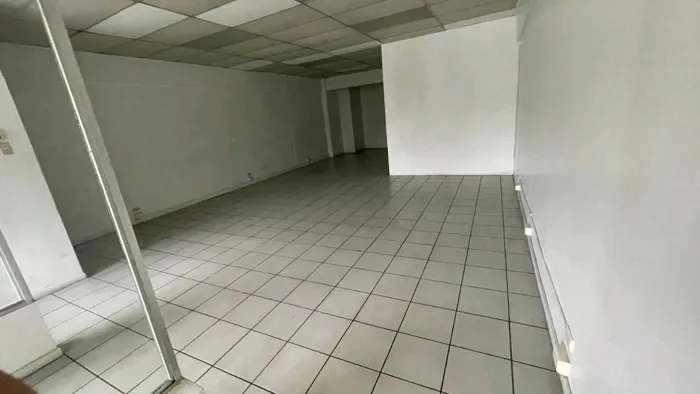 FOR RENT COMMERCIAL SPACE FOR OFFICE, WAREHOUSE in Escazú, San José — $1,100