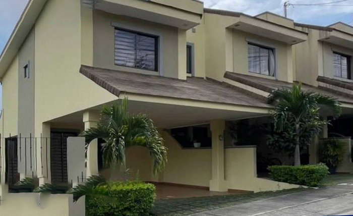 House for Sale in El Prado Condominium, San Pablo de Heredia en Mercedes, Heredia — $180,000