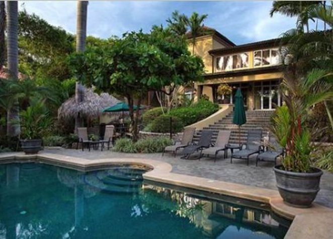 IMPRESIONANTE CASA DE PLAYA EN TAMARINDO in Tamarindo, Santa Cruz, Guanacaste — $3,700,000