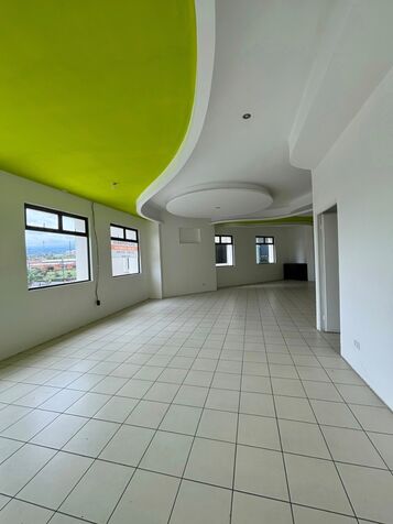 ALQUILER DE LOCAL, HEREDIA, SAN FRANCISCO, CN PASEO DE LAS FLORES. en San Francisco, Heredia — $1,949